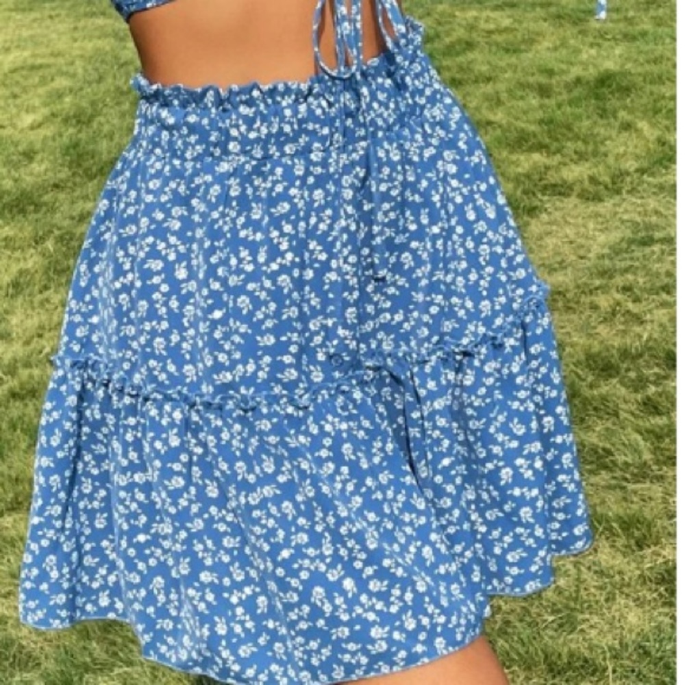 Mini blue floral ruffle skirt